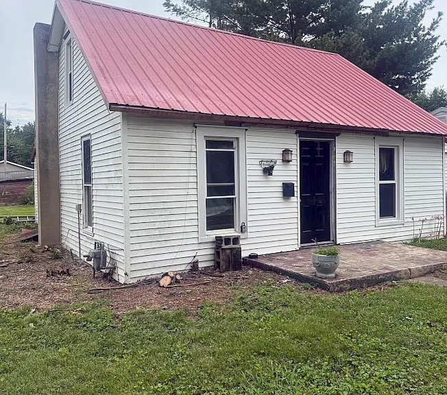 221 E Cherry St — Photo 1