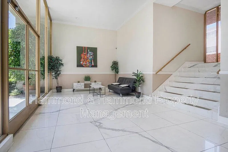 2 bed, 2.0 bath, 1322 sqft, $3,495 — Photo 3