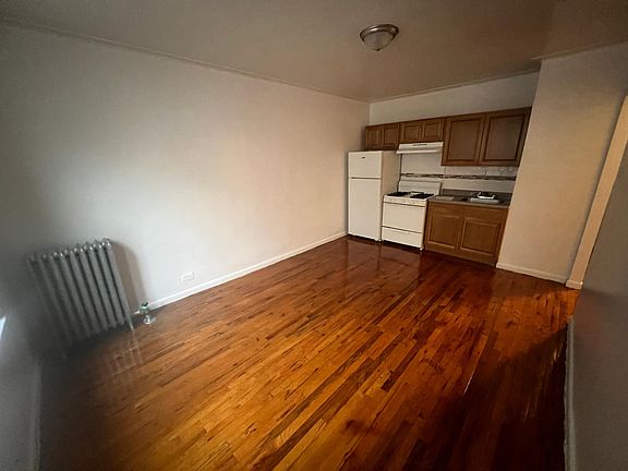 3rd image of 1520 Beach Ave #5D