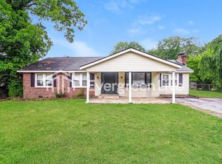 1904 E Lee Rd, Taylors, SC 29687