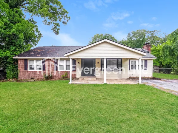 1904 E Lee Rd, Taylors, SC 29687