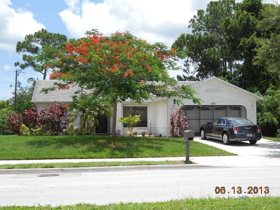 1st image of 1931 SE Airoso Boulevard