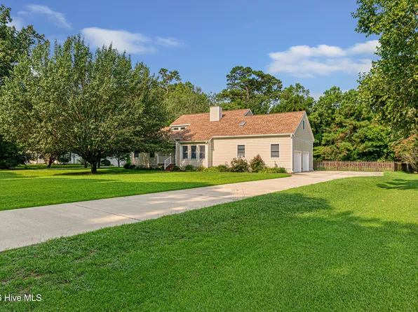 415 Hillcrest Drive, Morehead City, NC 28557