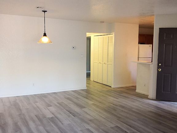2nd image of 5052 S Rainbow Blvd Unit 104