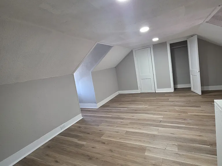 331 Franklin St — Photo 13
