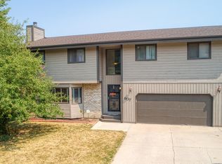 907 Pioneer Ave, Gillette, WY 82718
