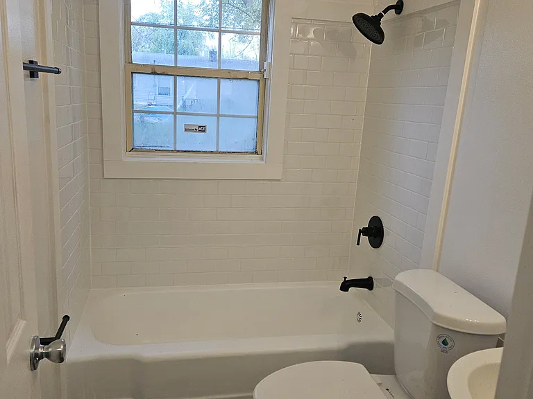 700 Saint Paul Dr — Photo 4