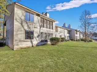 104 Greenmeadow Dr, Goose Creek, SC 29445