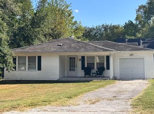 1016 E Cherokee St, Springfield, MO 65807