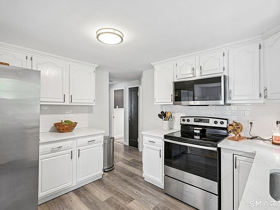 4th image of 19 Carleton Road