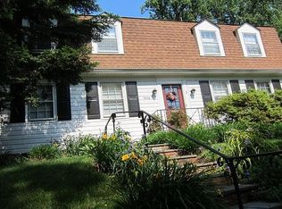 9902 Hillridge Dr, Kensington, MD 20895