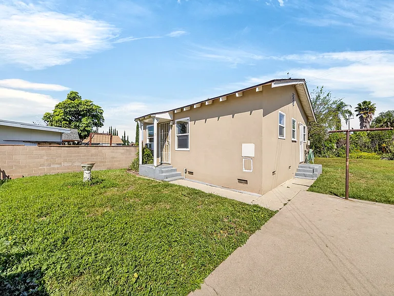 15053 Howellhurst Dr #1/2 — Photo 7