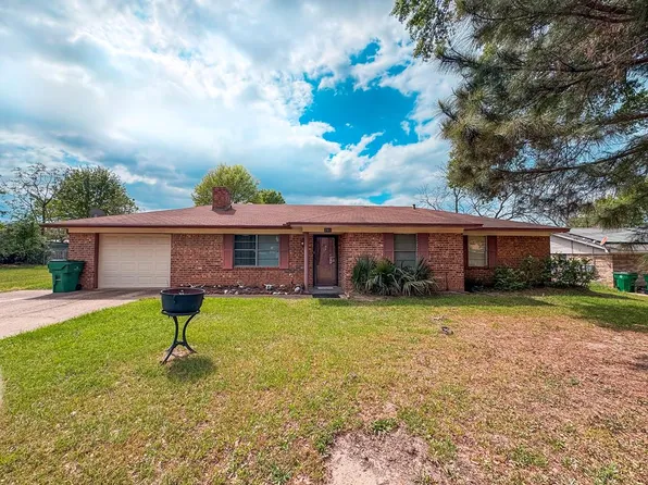 201 Thomas Rd, Palestine, TX 75803