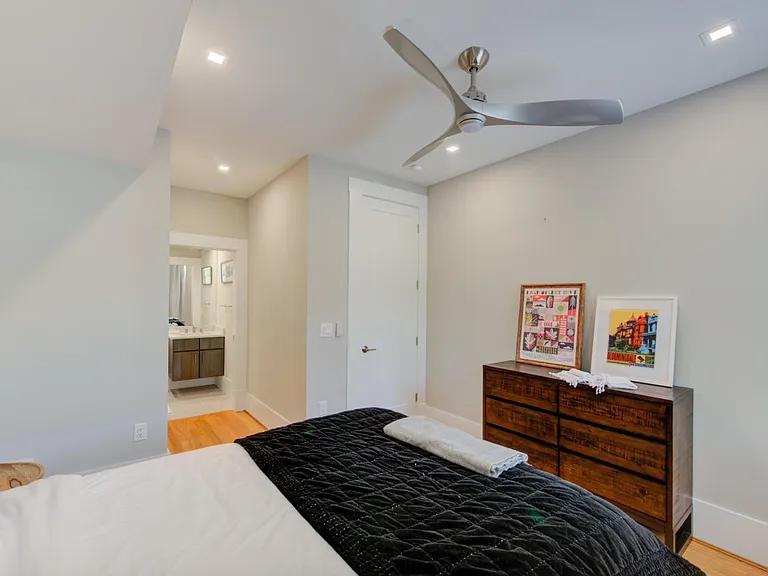 328 Mulberry St — Photo 19