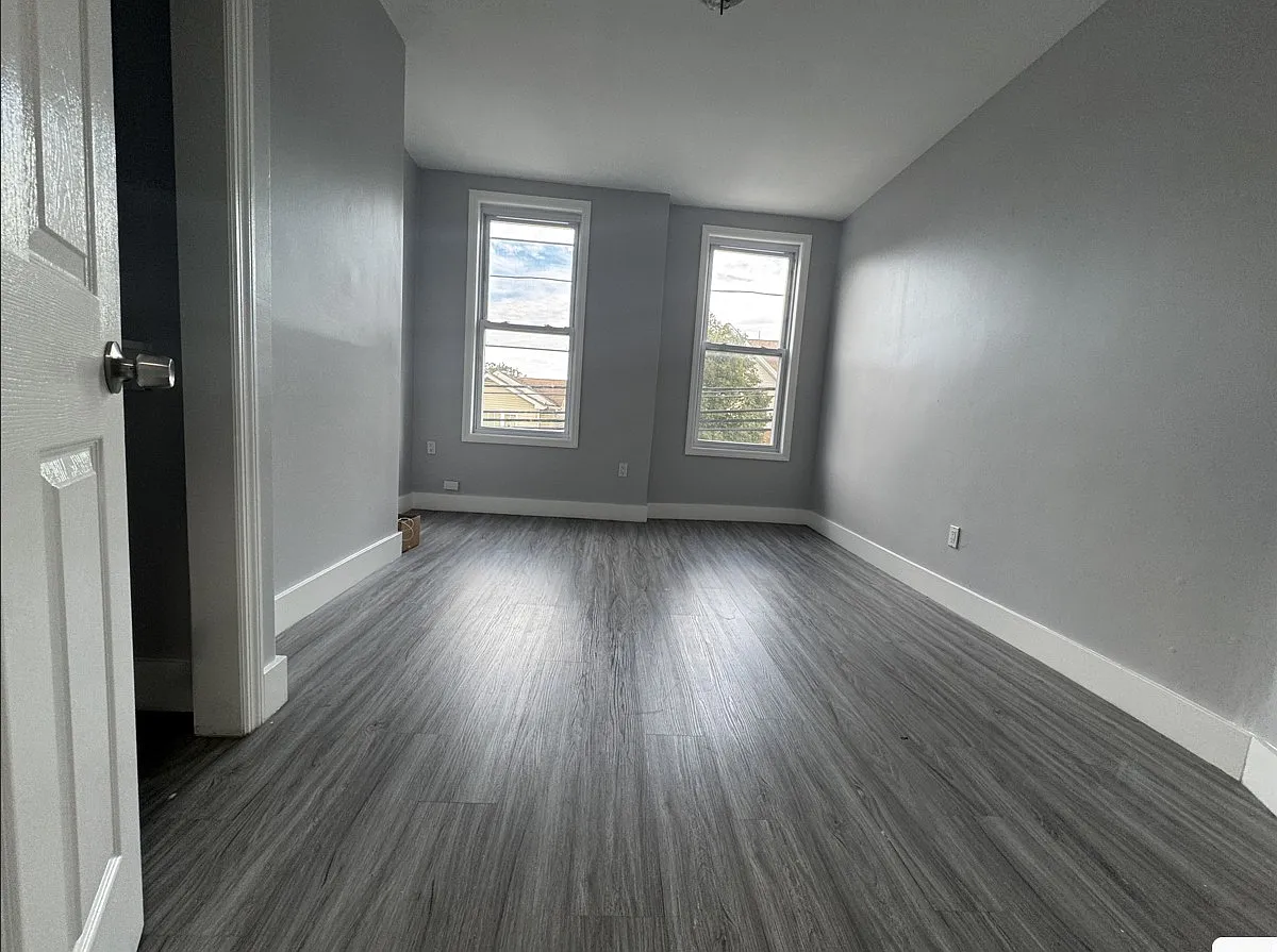 2 bed, 800 sqft, $2,000 — Photo 3