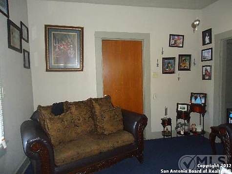 4th image of 410 Cass Ave