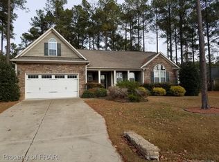 31 Weeping Pine Ct, Spring Lake, NC 28390