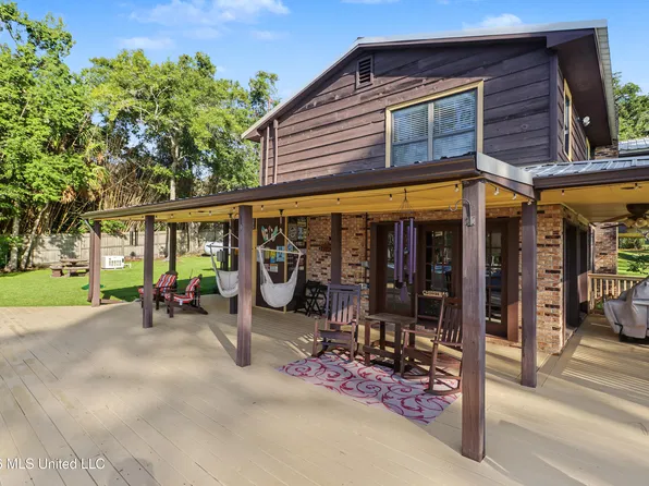 10528 Derry Ln, Ocean Springs, MS 39564