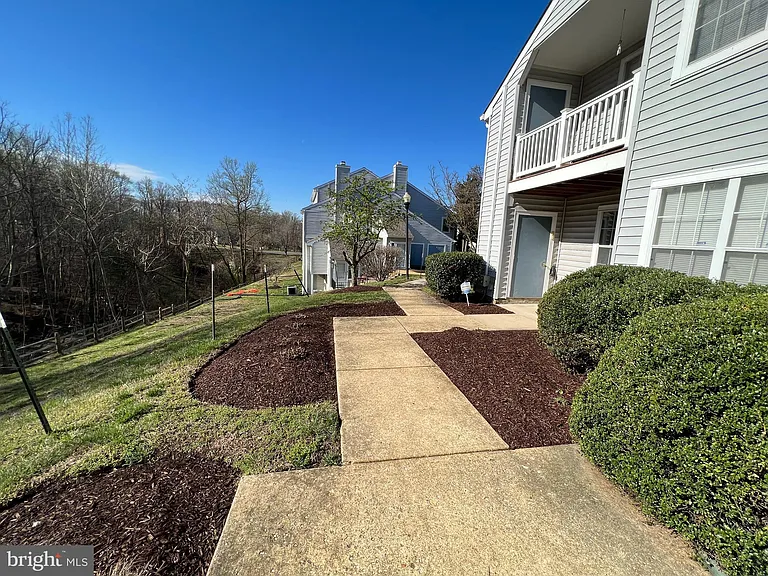 8720 Grasmere Ct #8720 — Photo 5