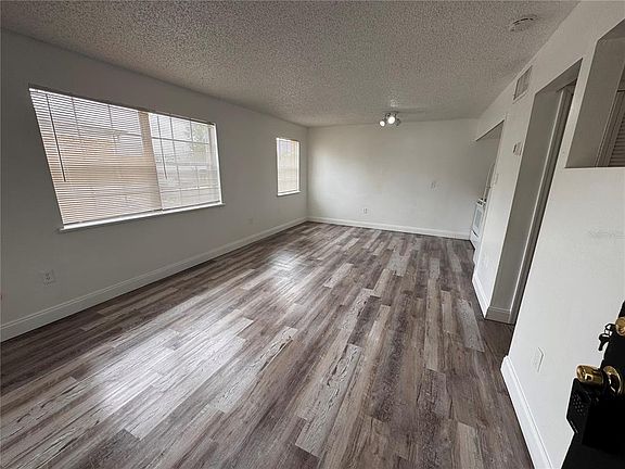 3rd image of 5317 Curry Ford Rd APT O201