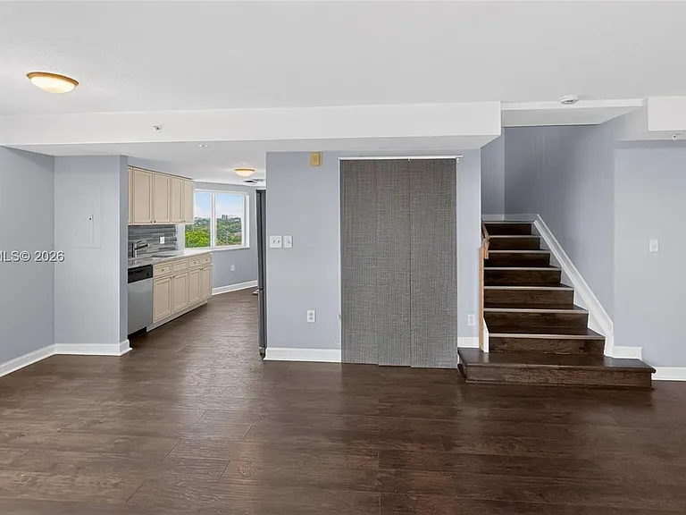 280 SW 20th Rd #904 — Photo 5