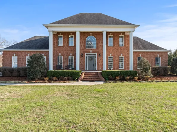 104 Fairways Blvd W, Tullahoma, TN 37388