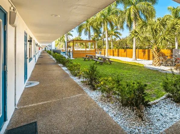 Aqua 550, LLC, 550 50th Ave N #1, Saint Petersburg, FL 33703