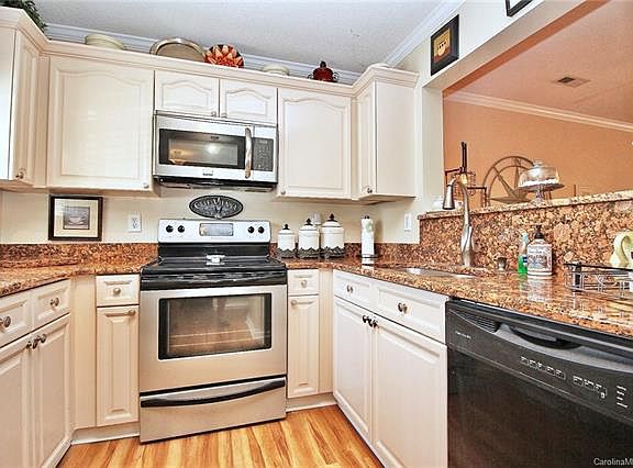 4th image of 3667 Melrose Cottage Dr #3667