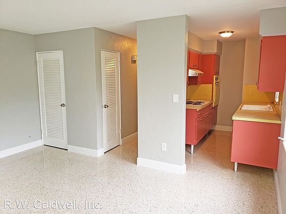 5th image of 5620 Gulfport Blvd S APT 6