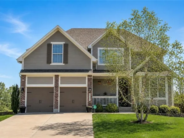 2101 SW Roberts Ct, Lees Summit, MO 64082