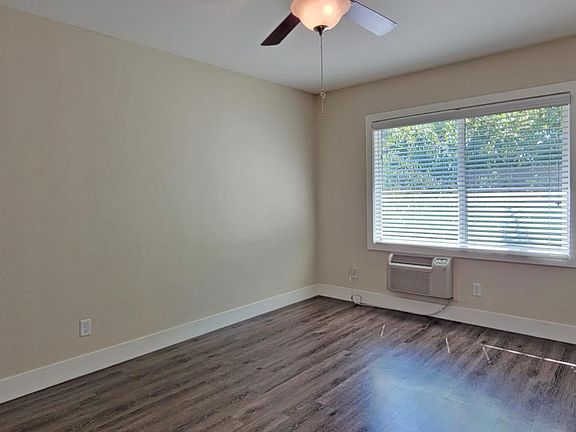 4th image of 1626 27th St