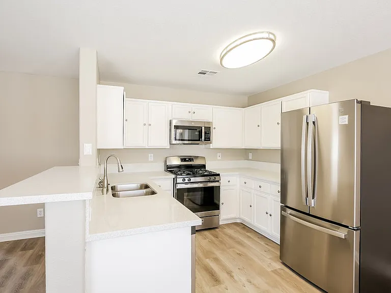 4944 Sapphire Light St — Photo 8