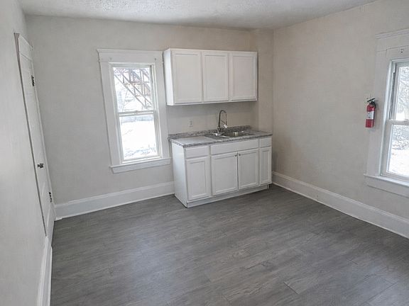 4th image of 1560 E 82nd St