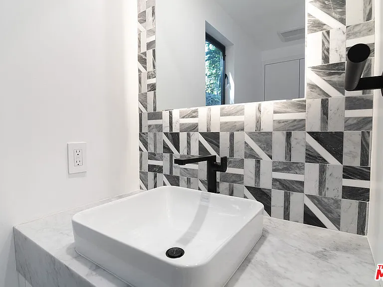 1813 Penmar Ave — Photo 15