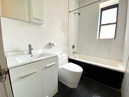 Rented by Lang Realty LLC | media 14