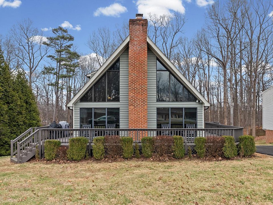 1st image of 304 Cambridge Dr