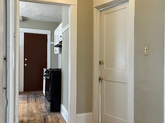 5th image of 3459 N Oakland Ave