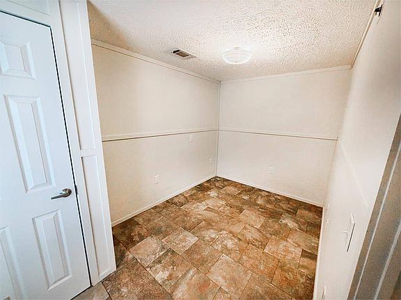 4th image of 508 3rd Ave NE #508