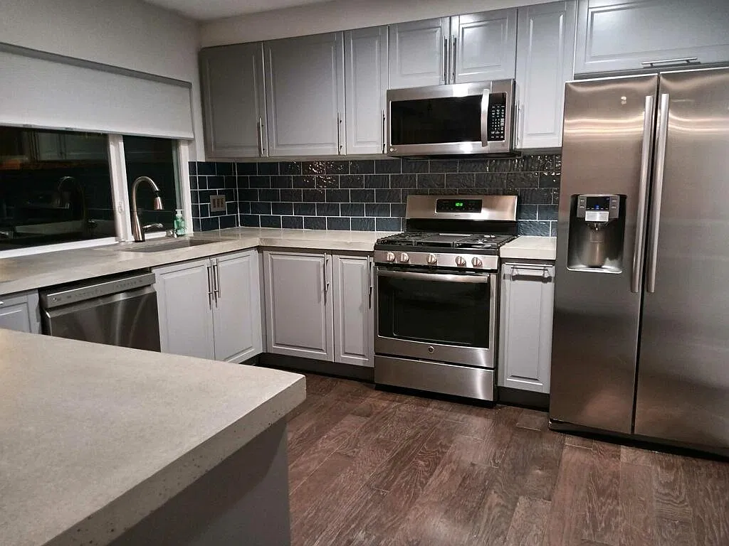 4 bed, 3.5 bath, 2412 sqft, $3,500 — Photo 1