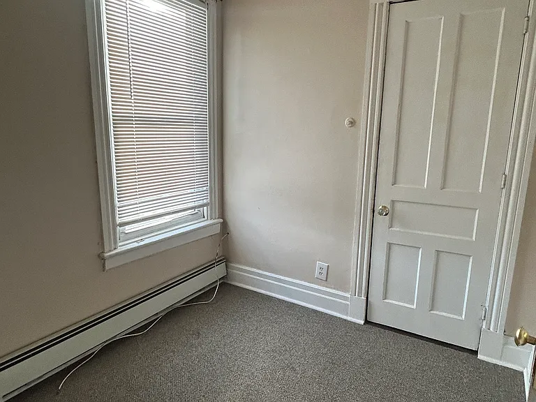 339 3rd St #3 — Photo 9