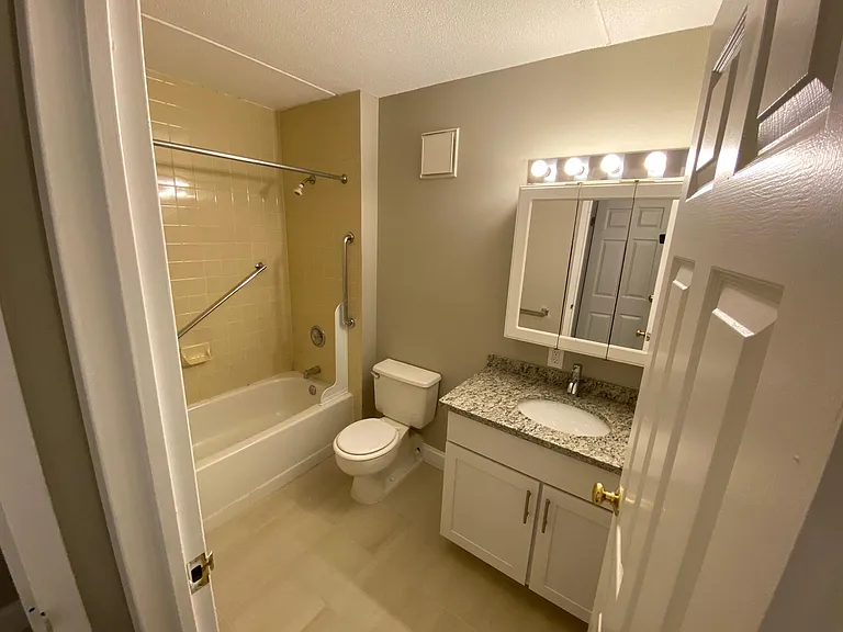 748 Highland Ave #314 — Photo 7