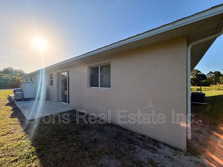 764 Gallo Ave S — Photo 5