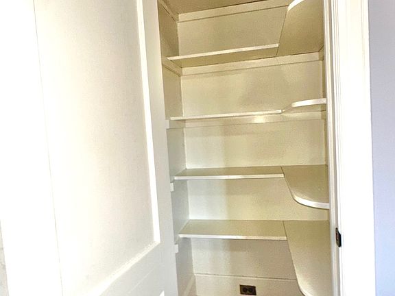 214 W. Hanover St, 1st Fl - Pantry