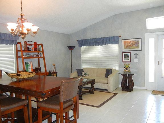 LIVING/DINING