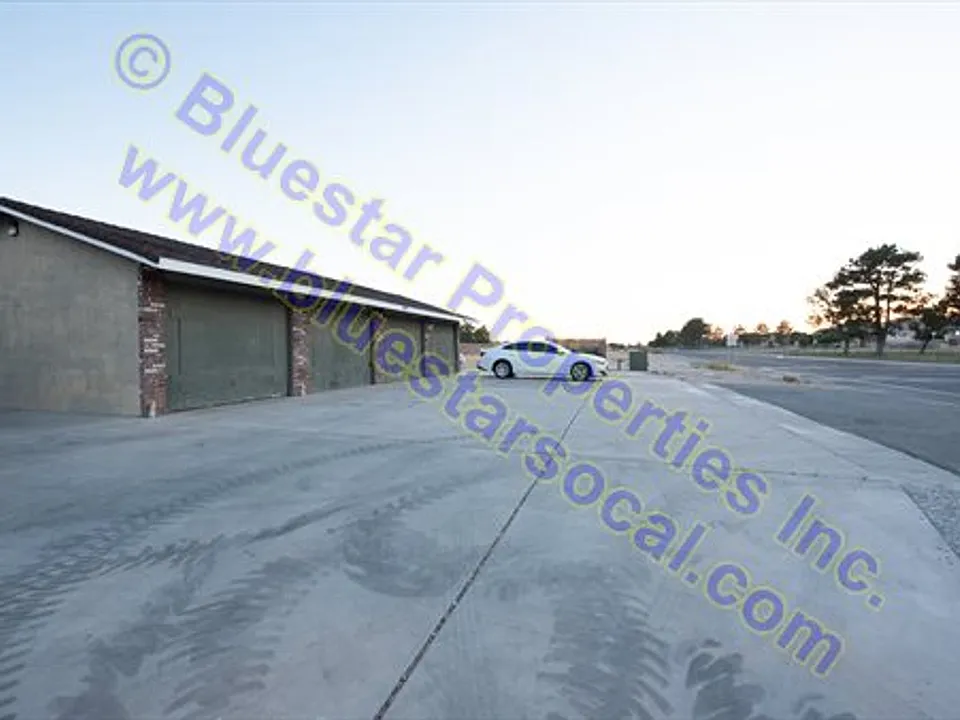 20705 Thunderbird Rd