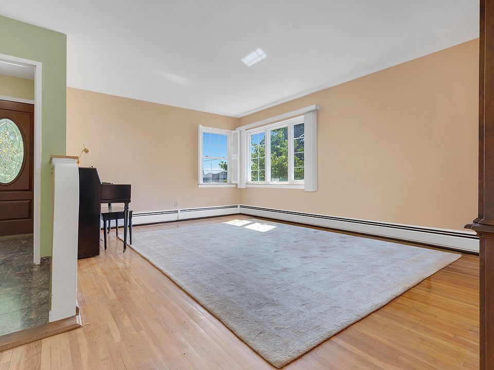 1st image of 3287 Spencer Dr Floor 2