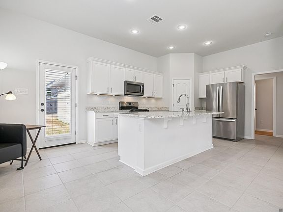 5th image of 18303 Dove Hollow Dr