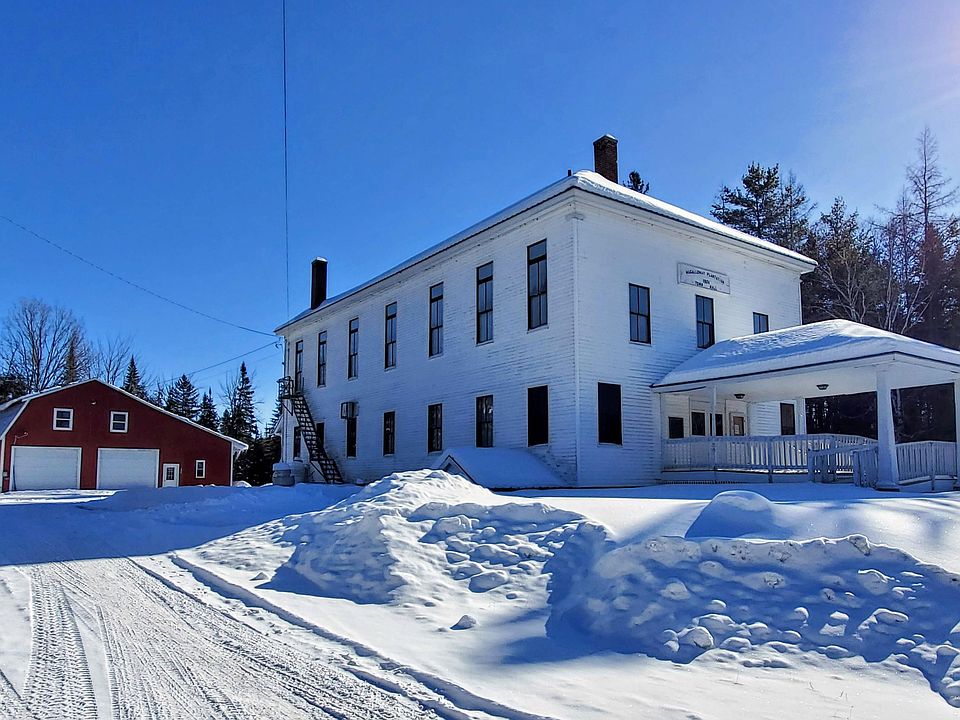 2nd image of 3682/3684 Dam Rd