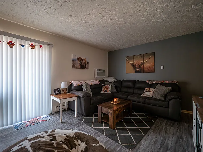 Allen Creek Apartments — Photo 16