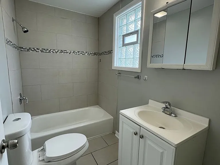 768 Greenbay Ave — Photo 12